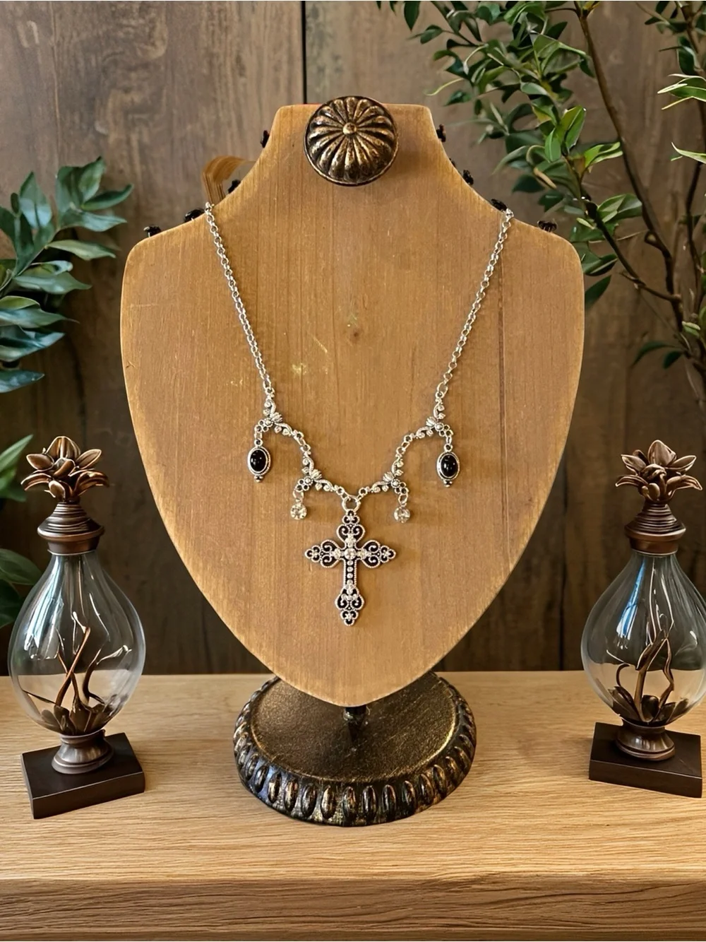Vintage-Inspired Silver Cross Necklace Set with Black Stone Accents Rhinestones